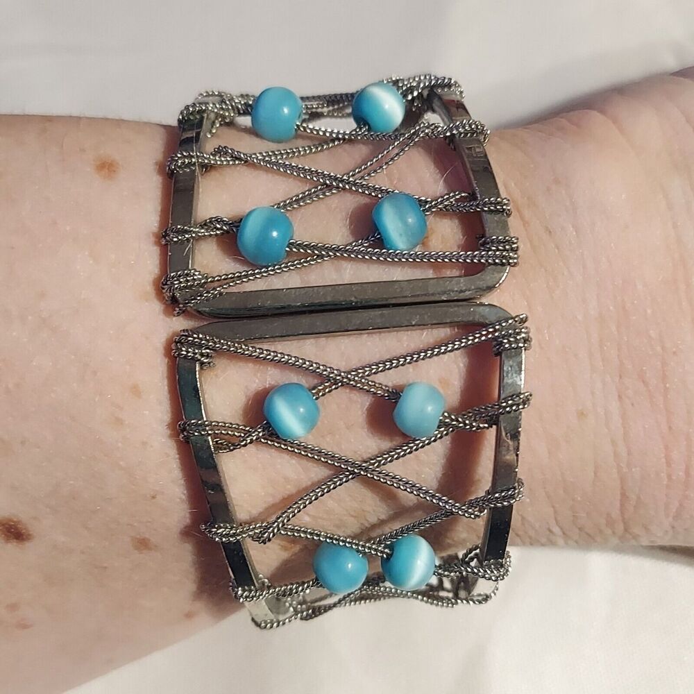 VTG Metal Wire Turquoise Beads Cuff Bracelet
